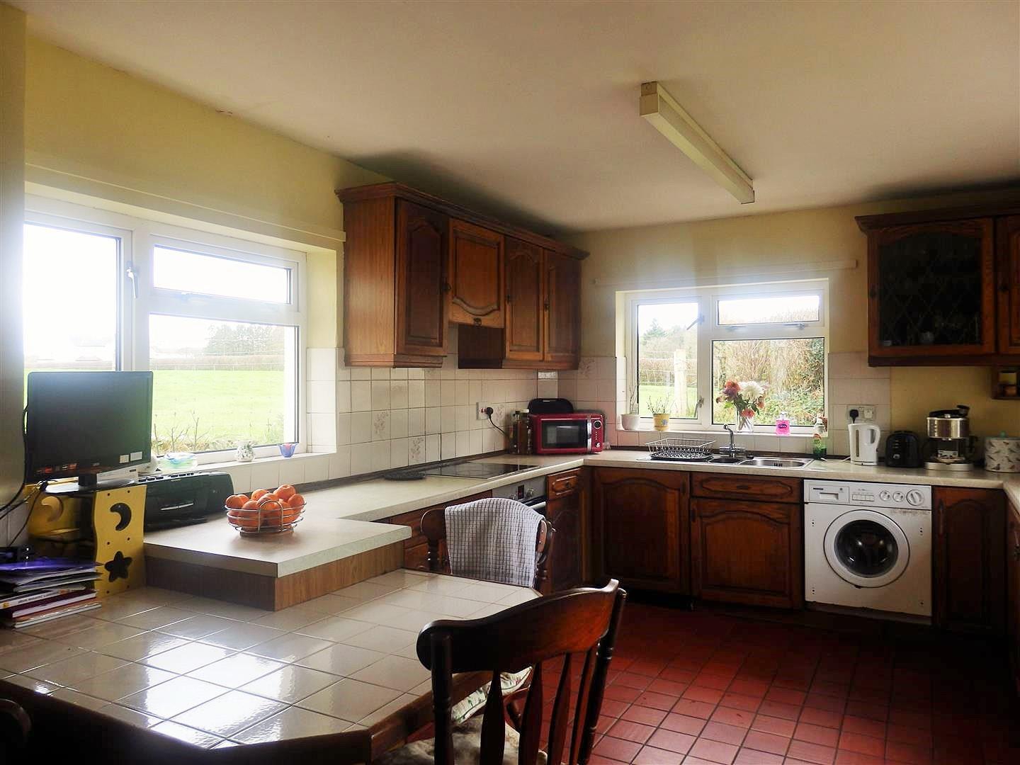 KITCHEN/BREAKFAST ROOM